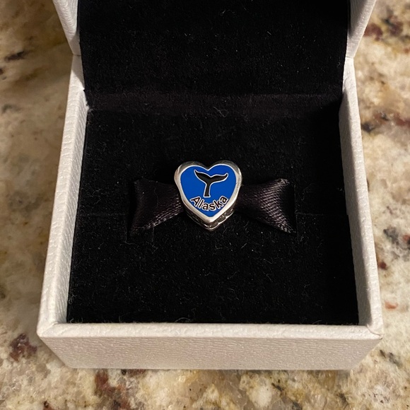 Pandora Alaska Exclusive Whale Cruise Ship Charm - Picture 3 of 7